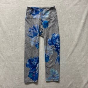 Old Navy Active Womens Elevate Leggings Go Dry cropped Size Small floral